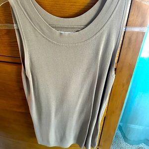 Dress barn women’s knit tank sweater, S, worn cpl times, great condition,dressy